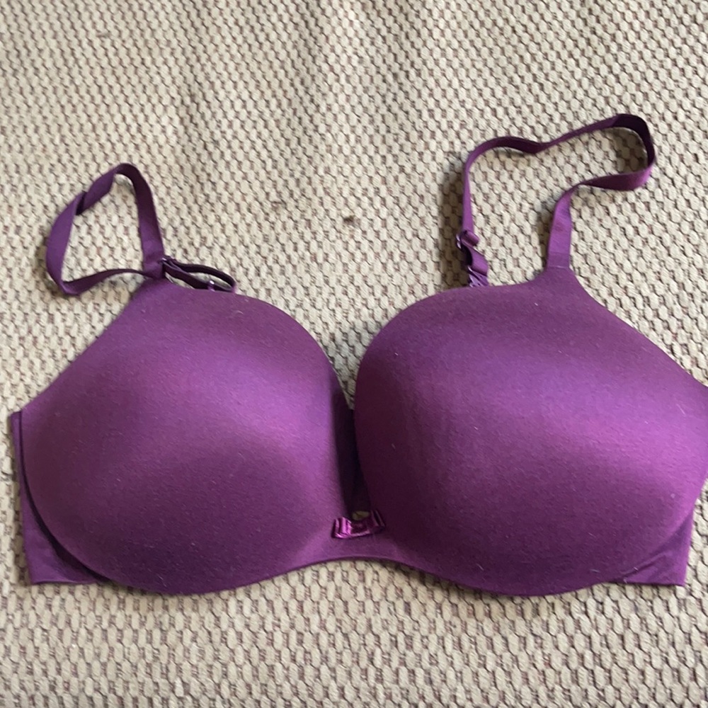 Victoria’s Secret Plunge Bra - Size 36DD -Burgandy